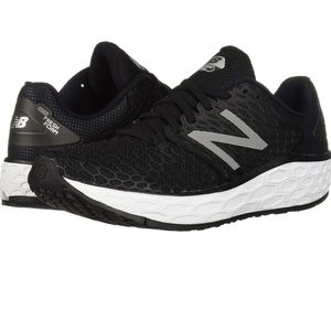 Women's Vongo V3 Running Shoe Size 10.5 Wide